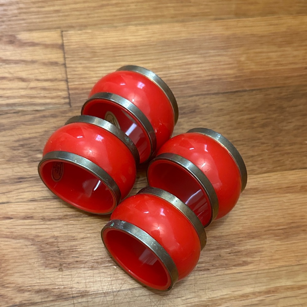 Red and Gold Napkin Rings Set